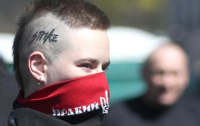 "Правый сектор" перекрыл правительственный квартал