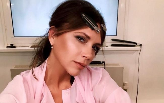 Вікторія Бекхем намагалася сховатися від папараці під вкрай незвичним для себе нарядом