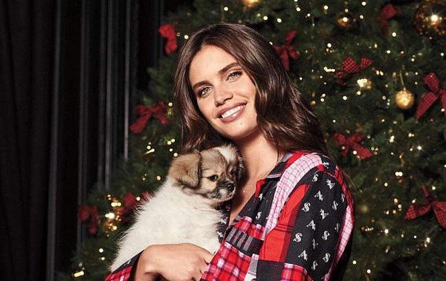 "Ангельське" Різдво: добірка святкових нарядів від Victoria's Secret