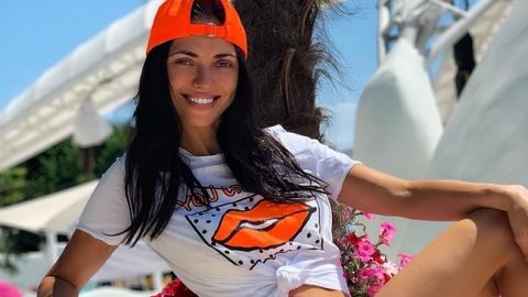 "Супермоделька": Вика из НеАнгелов впечатлила фигурой в купальнике