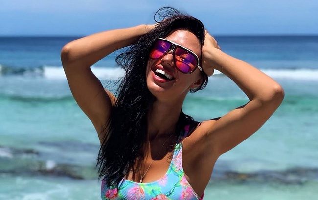 Спасательница Мальдив: Вика из НеАнгелов в бикини заворожила ярким кадром