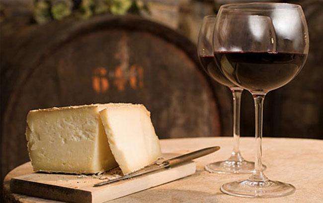 Вкус роз, шоколада и табака: составлен список самых популярных в мире вин