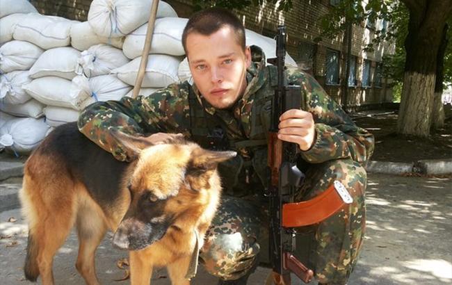 Российский неонацист и садист, воевавший на Донбассе, теперь "отдыхает" в Сирии (фото)