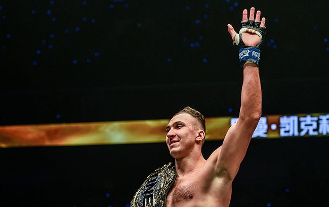 Украинец фантастическим нокаутом стал чемпионом мира: видео яркого боя