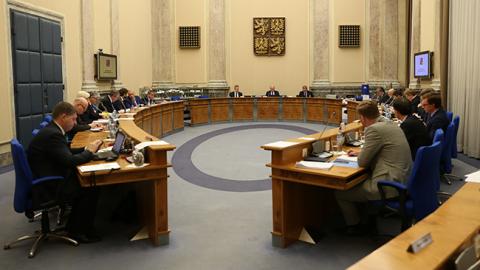 Уряд Чехії на чолі з прем&rsquo;єром подав у відставку