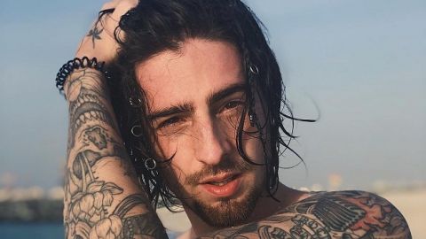 З яскравим макіяжем та на підборах: Володимир Дантес вразив несподіваним образом