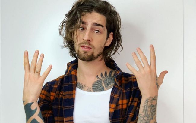 На переднем плане: Дантес показал Дорофееву в купальнике и ярко подколол жену