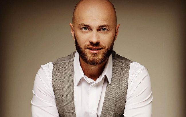 Сімейна ідилія: Влад Яма зачарував ніжним фото з дружиною