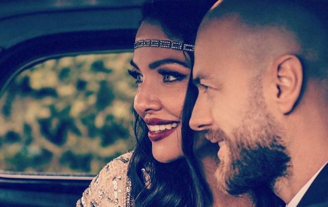 "Підстрибнувши до нових цілей!" Яма показав, як проводить час з красунею-дружиною