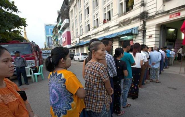 На первых за 25 лет выборах в Мьянме победила оппозиция