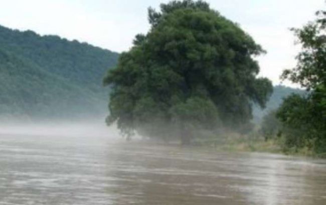 Синоптики попереджають про підйом рівнів води на річках Закарпаття