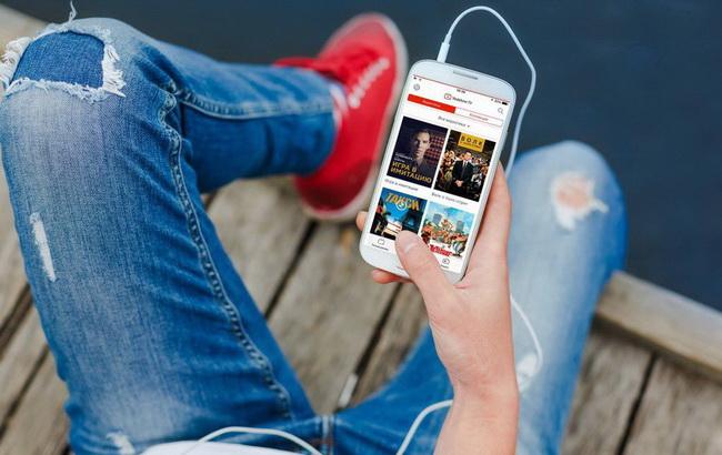 Українці слухають музику онлайн по вісім годин на місяць