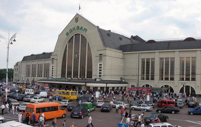 Без головы и хвоста: "Укрзалізниця" поменяла объявления о подаче поезда