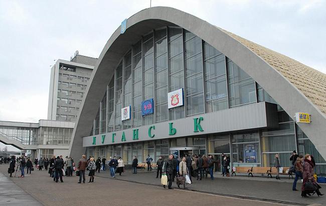 Наслідки "російського світу": у мережі показали фото вокзалу в окупованому Луганську