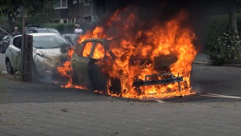 Вспыхнул как факел: в Нидерландах электрокар Volkswagen ID.3 сгорел дотла после зарядки