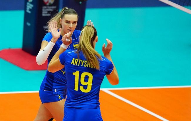 Поздний старт: Украина одержала первую победу на женском Евро-2026 по волейболу