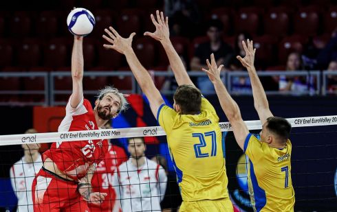 Чуда не произошло: Польша разгромила Украину на Евро-2026 по волейболу