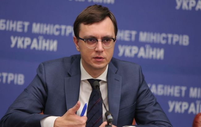 Омелян заявил о распространении компроматов против него и МИУ