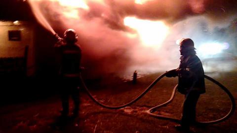 В Одесі біля дитячого центру загорівся трамвай, є постраждалі