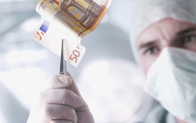 Во Львове врач требовал взятку за бесплатную медицинскую помощь