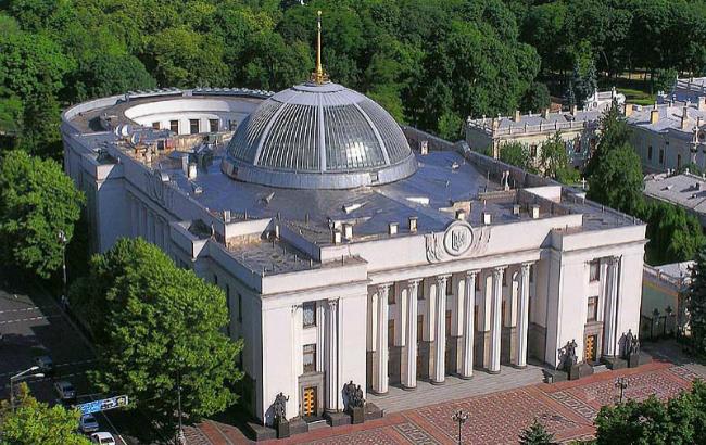 Вишам з Донбасу загрожує злиття з навчальними закладами на підконтрольній території