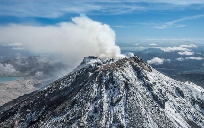 На Камчатке неожиданно проснулся спавший 200 лет вулкан