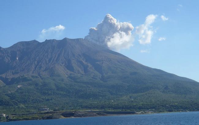 В Японии началось извержение вулкана рядом с АЭС