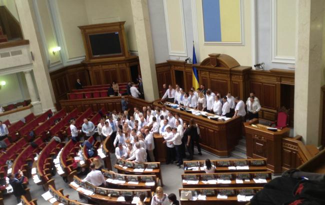 Нардепи зробили селфі у вишиванках