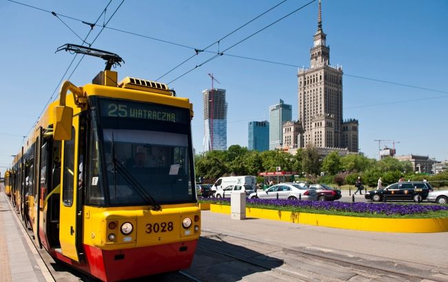 Як правильно користуватися транспортом у Варшаві та дешево доїхати до аеропорту