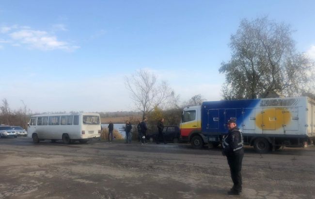 В Одеській області вантажівка зіткнулася з мікроавтобусом, є постраждалі