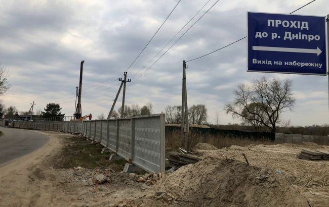 Status Group построил в Киеве пешеходную дорогу к Днепру и дорогу для малогабаритных лодок