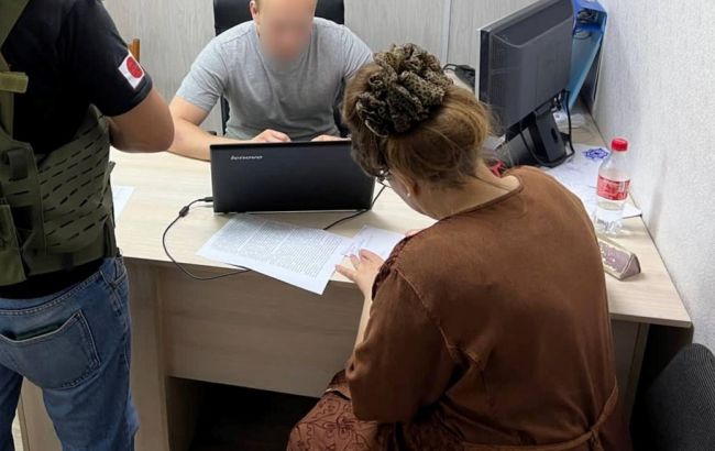 В Краматорске женщина "сливала" врагу места дислокации ВСУ, - прокуратура