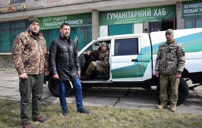 Стріхарський передав військовим Корсунь-Шевченківського автомобілі та медикаменти