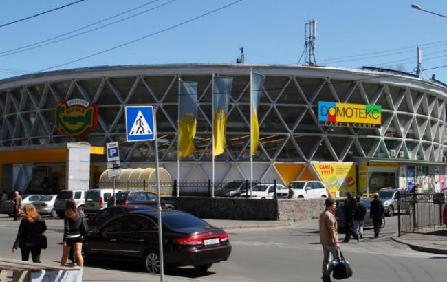 В Києві заради нової висотки знесуть культовий ринок-"шайбу": ось таким його запам'ятають