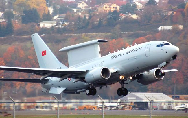 В Турции разбился разведывательный самолет, есть погибшие