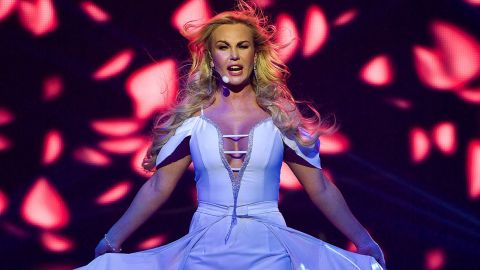 43-летняя Камалия попала под капельницу и попросила не пугаться