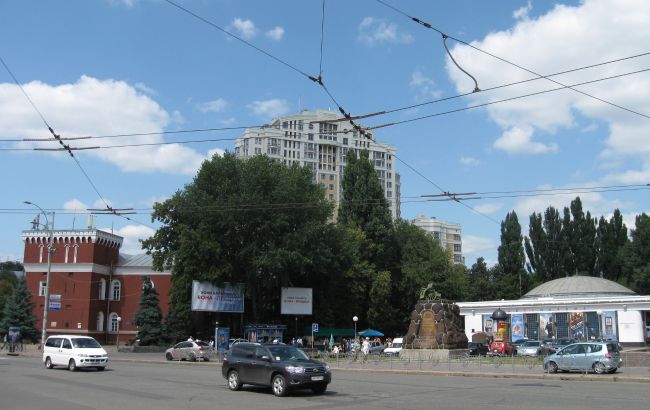 "Сухой" фонтан и озеленение: на Арсенальной площади построят современную зону отдыха