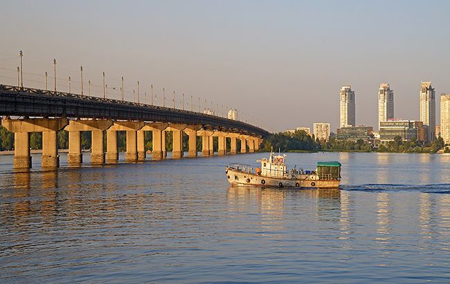 Критичний стан: один з головних мостів Києва на межі руйнування (відео)