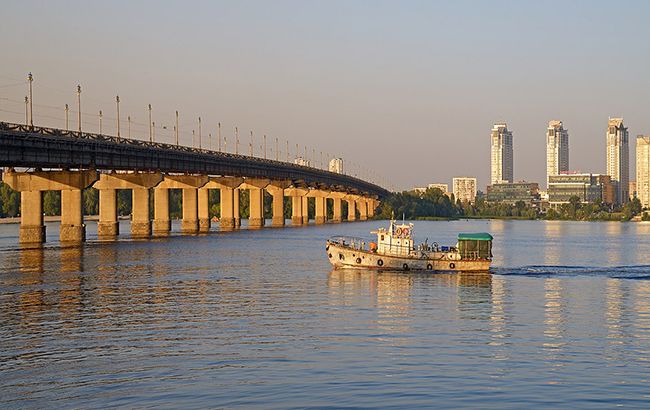 Критичний стан: один з головних мостів Києва на межі руйнування (відео)