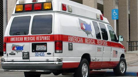 У США невідомий з ножем напав на медцентр