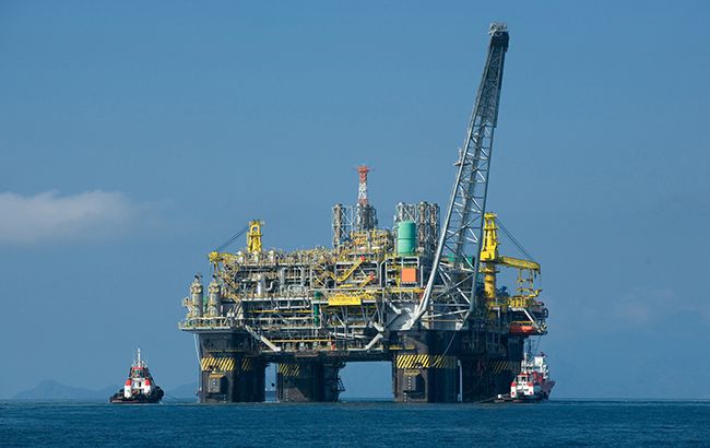 ОПЕК+ согласовала крупнейшее в истории сокращение добычи нефти, - Reuters
