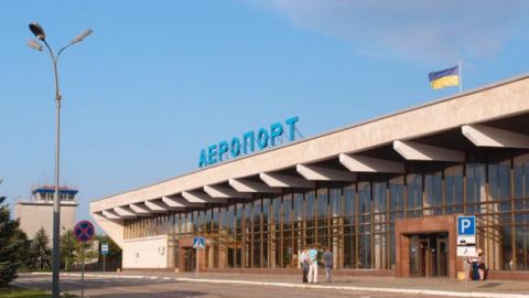 Аэропорт в Херсоне закрыли из-за непогоды
