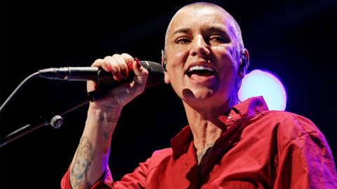 Відома співачка Шинейд О'Коннор зізналася, що в дитинстві її зґвалтувала мати