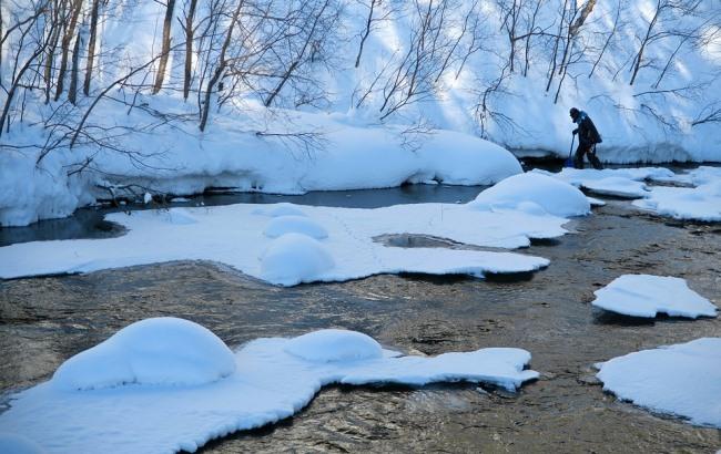 На Київському морі віднесло на кризі рибалок (фото)