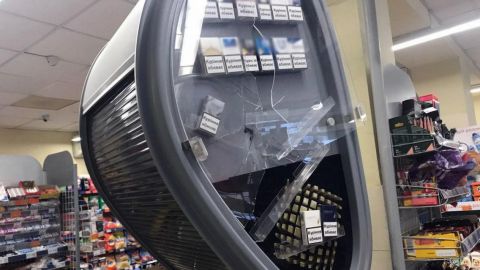 У Маріуполі чоловік з сокирою розніс супермаркет. Все через маску  &nbsp;