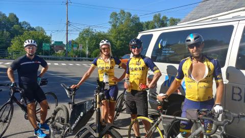 "Думали, что у нас гражданская война": как активисты разрушали мифы об Украине во время велопробега по США и Канаде