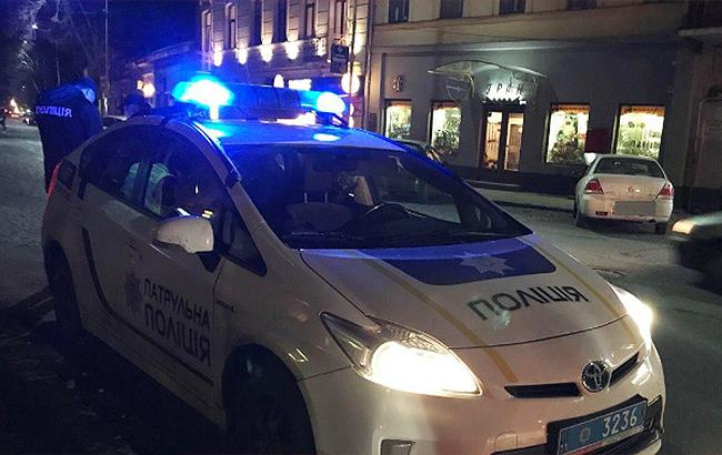 В Одессе под кинотеатром обнаружили мужчину с ножом в сердце (фото)