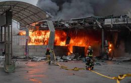 Россия ударила дронами по АЗС в Сумах, вспыхнули пожары