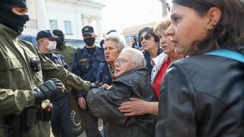 Силовики розігнали акцію на площі Свободи в Мінську