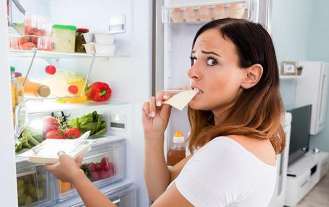 Вчені розповіли, які продукти провокують акне: проблем зі шкірою не уникнути